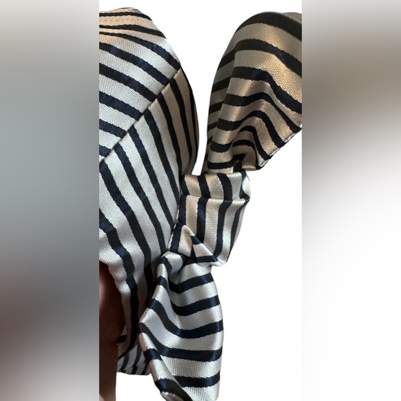 Banana Republic Striped Sleeveless Blouse Bow Detail White and Blue Tank Sz XS - Picture 11 of 15